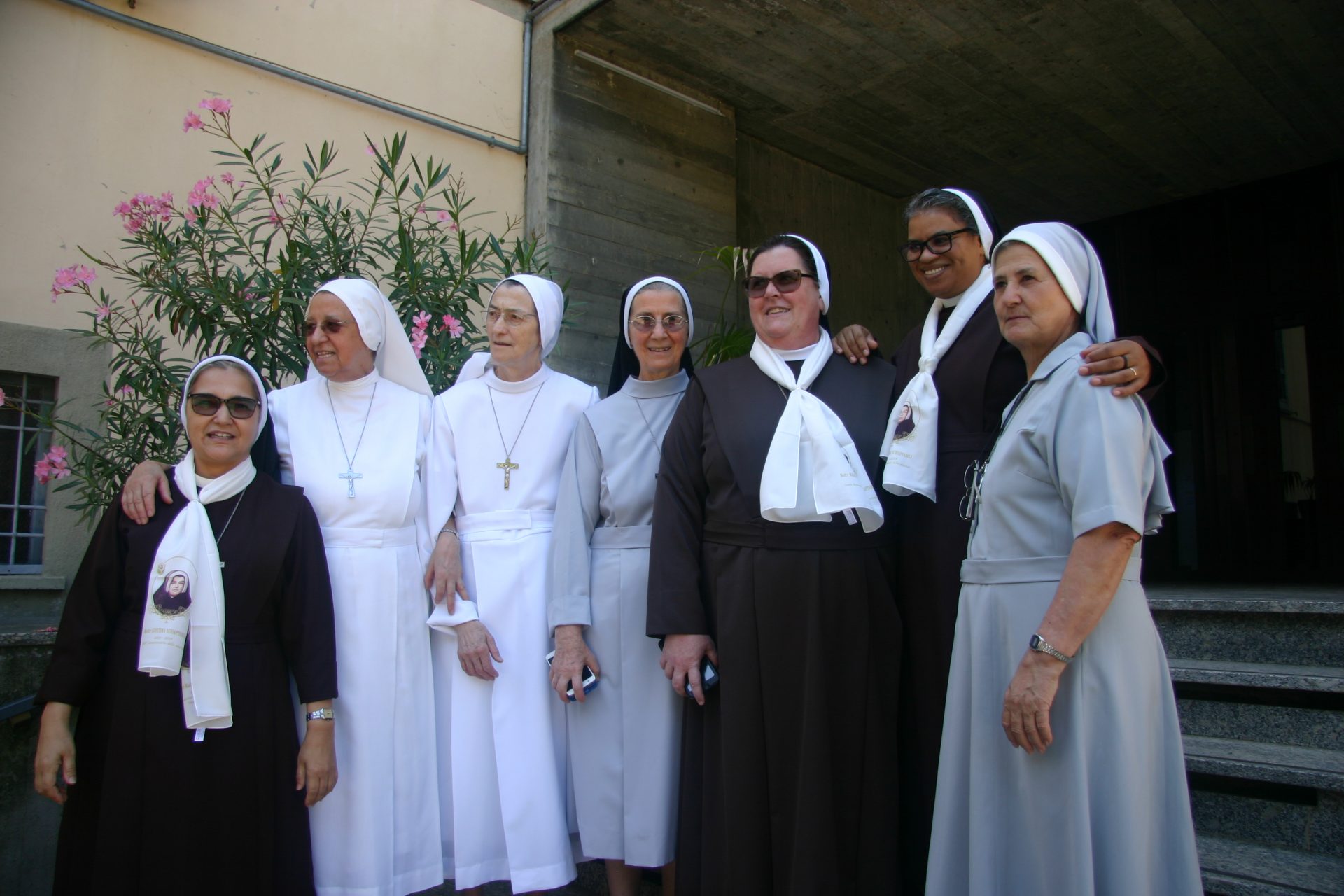 ordini religiosi abiti suore colori
